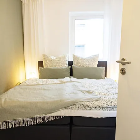 Blossfeld-Apartments Geraeumige Stadtoase Mitten Im Zentrum Mit 3 Schlafzimmern, Gratis Parkplatz, W-Lan, Netflix Jena Exterior photo