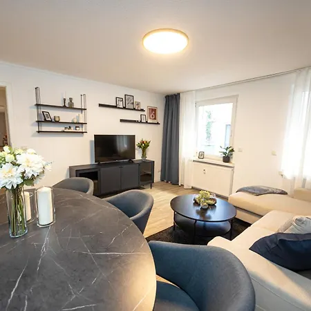 Blossfeld-Apartments Geraeumige Stadtoase Mitten Im Zentrum Mit 3 Schlafzimmern, Gratis Parkplatz, W-Lan, Netflix Jena Exterior photo