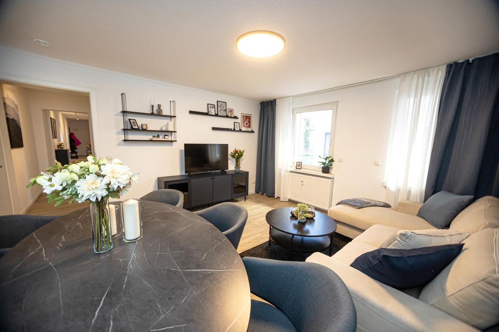 Apartment Blossfeld-apartments Geraeumige Stadtoase Mitten Im Zentrum Mit 3 Schlafzimmern, Gratis Parkplatz, W-lan, Netflix